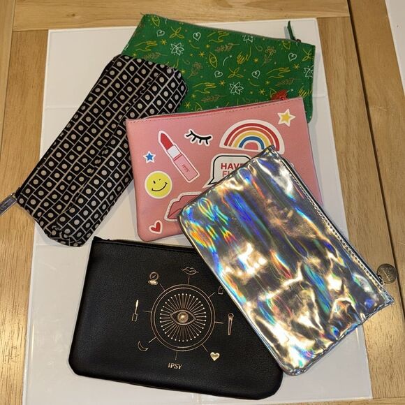 5 Cosmetic Bags - Picture 2 of 3